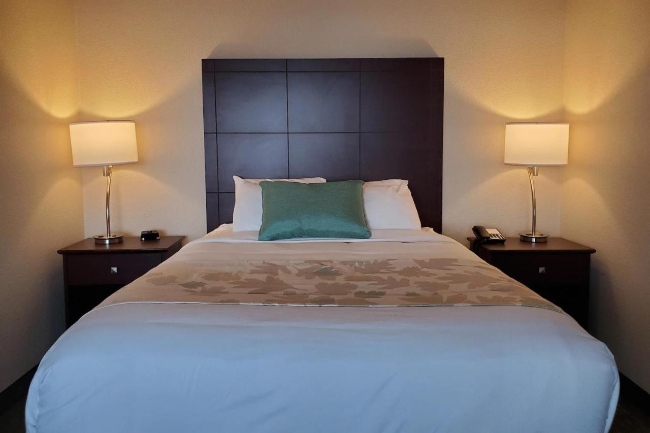 Cobblestone Suites - Oshkosh Eksteriør billede