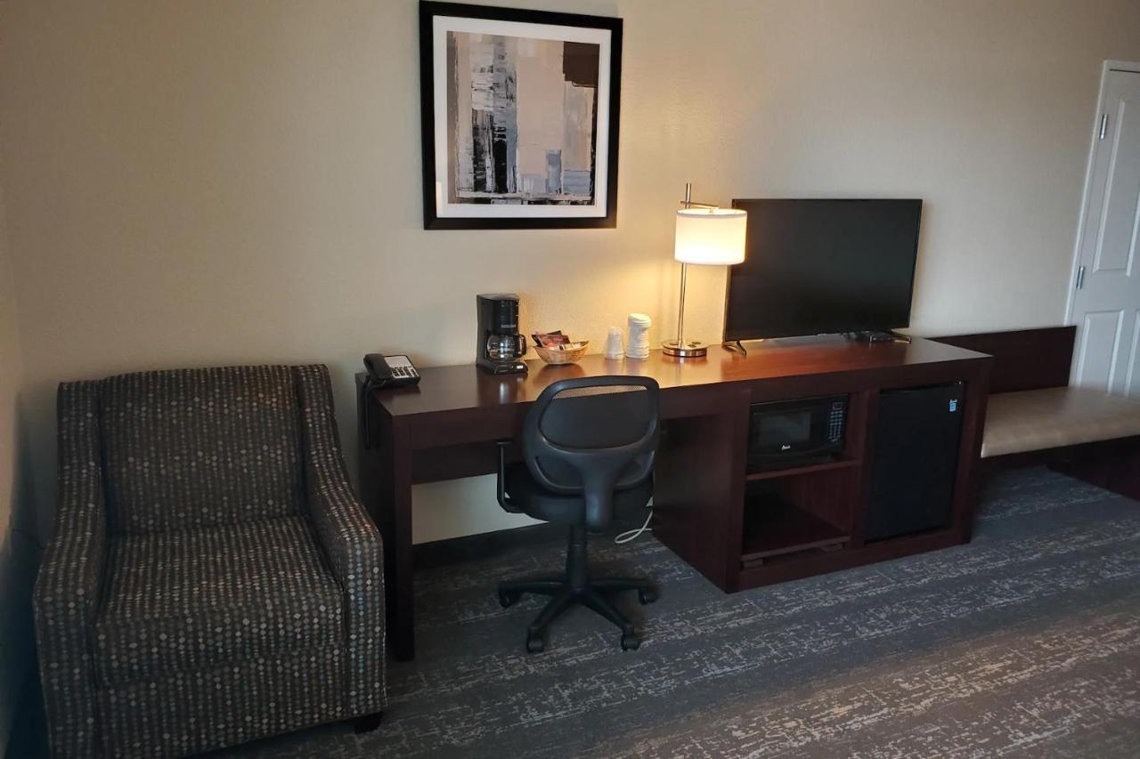 Cobblestone Suites - Oshkosh Eksteriør billede