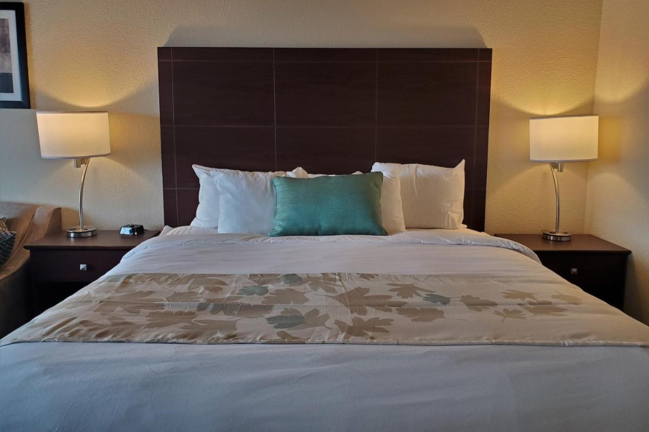 Cobblestone Suites - Oshkosh Eksteriør billede